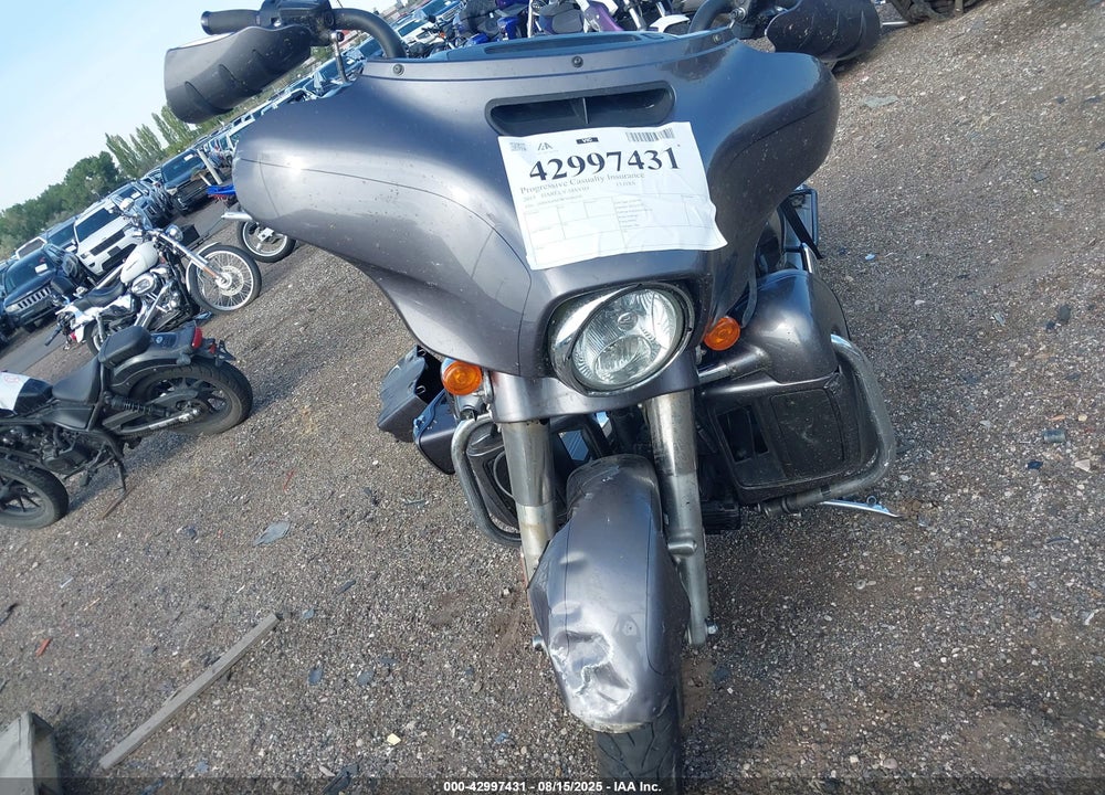 2015 HARLEY-DAVIDSON FLHXS STREET GLIDE SPECIAL VIN: 1HD1KRM38FB666106