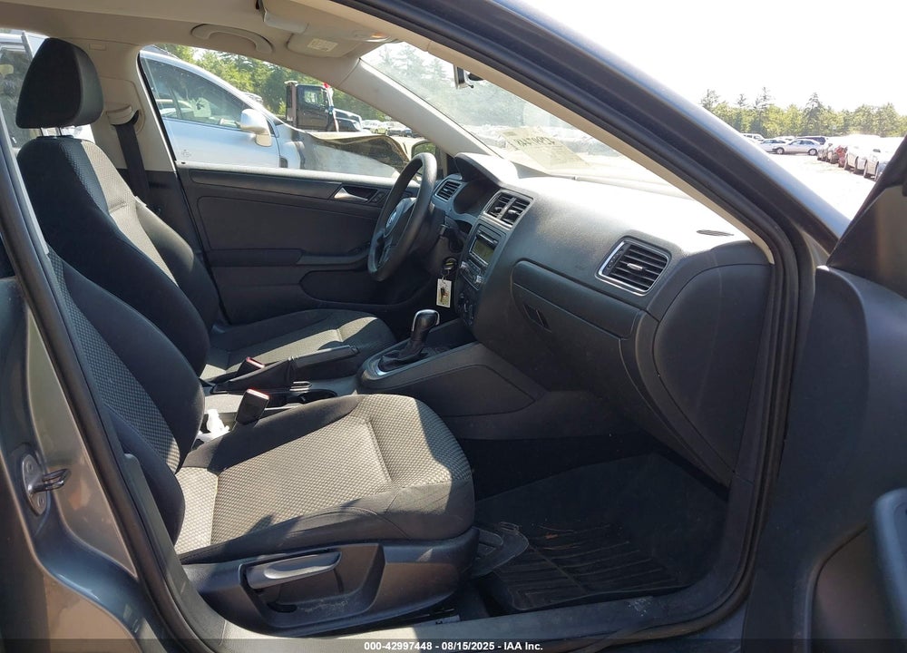 2011 VOLKSWAGEN JETTA VIN: 3VW2K7AJ0BM059808
