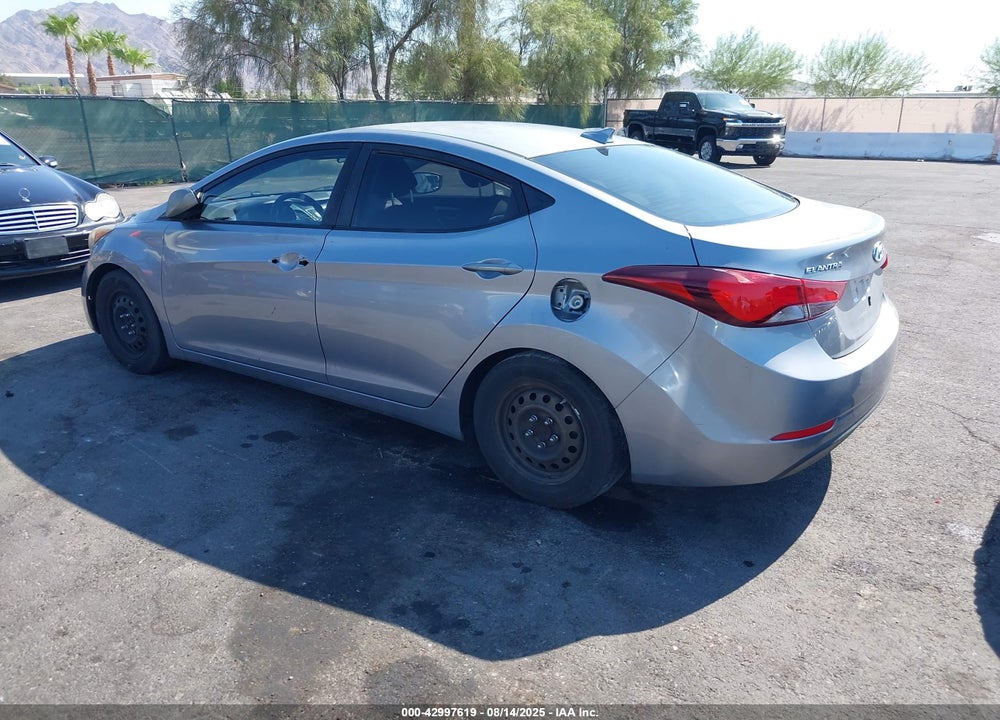 2016 HYUNDAI ELANTRA SE VIN: 5NPDH4AE6GH747904