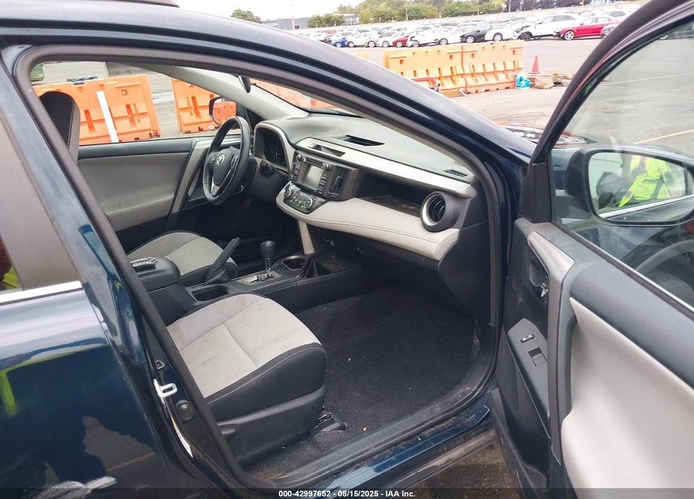 2017 TOYOTA RAV4 VIN: 2T3RFREV8HW666514