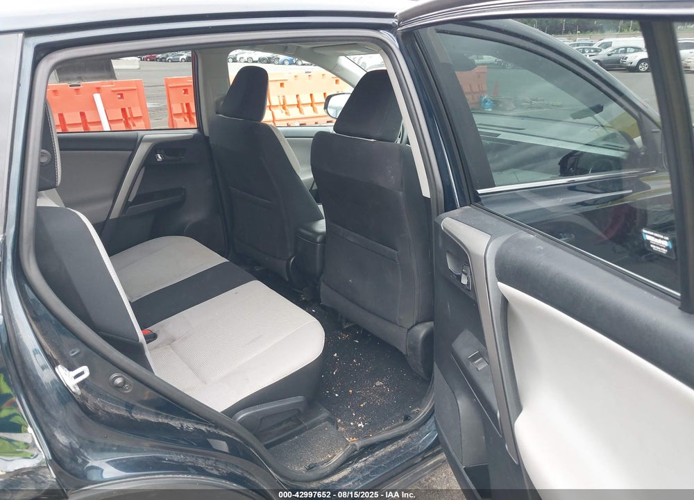 2017 TOYOTA RAV4 VIN: 2T3RFREV8HW666514
