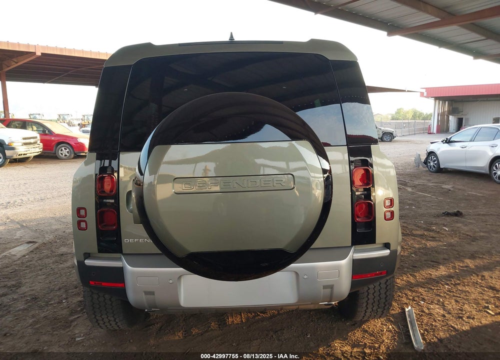 2025 LAND ROVER DEFENDER VIN: SALEJ7EX1S2422649