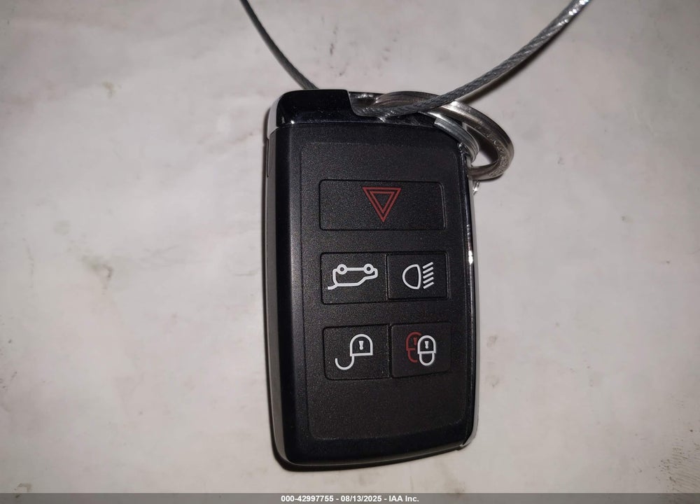 2025 LAND ROVER DEFENDER VIN: SALEJ7EX1S2422649