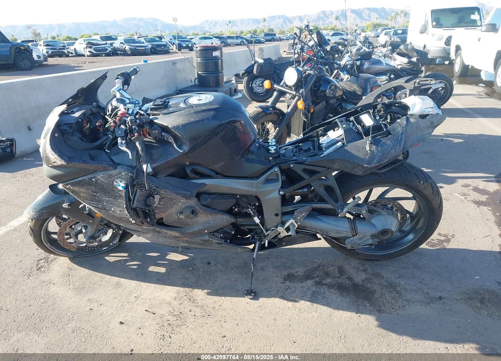 2011 BMW K1300 S VIN: WB1050904BZV94284