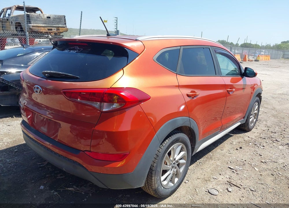 2017 HYUNDAI TUCSON VIN: KM8J33A44HU501147