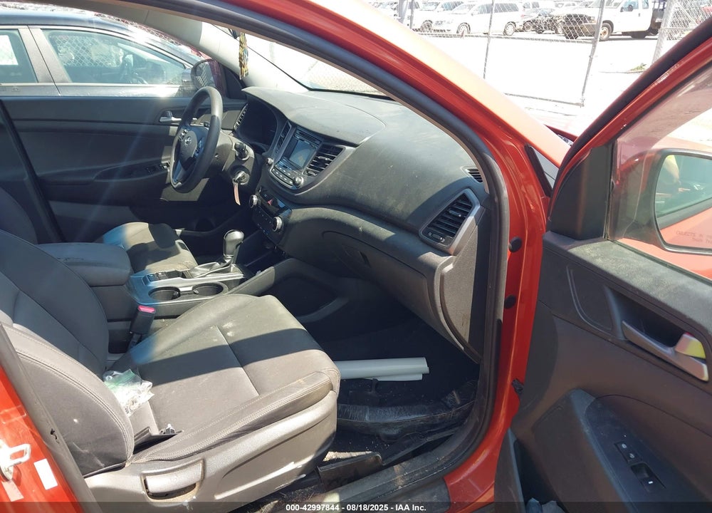 2017 HYUNDAI TUCSON VIN: KM8J33A44HU501147