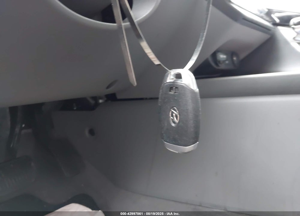 2022 HYUNDAI ELANTRA VIN: 5NPLS4AG0NH061353