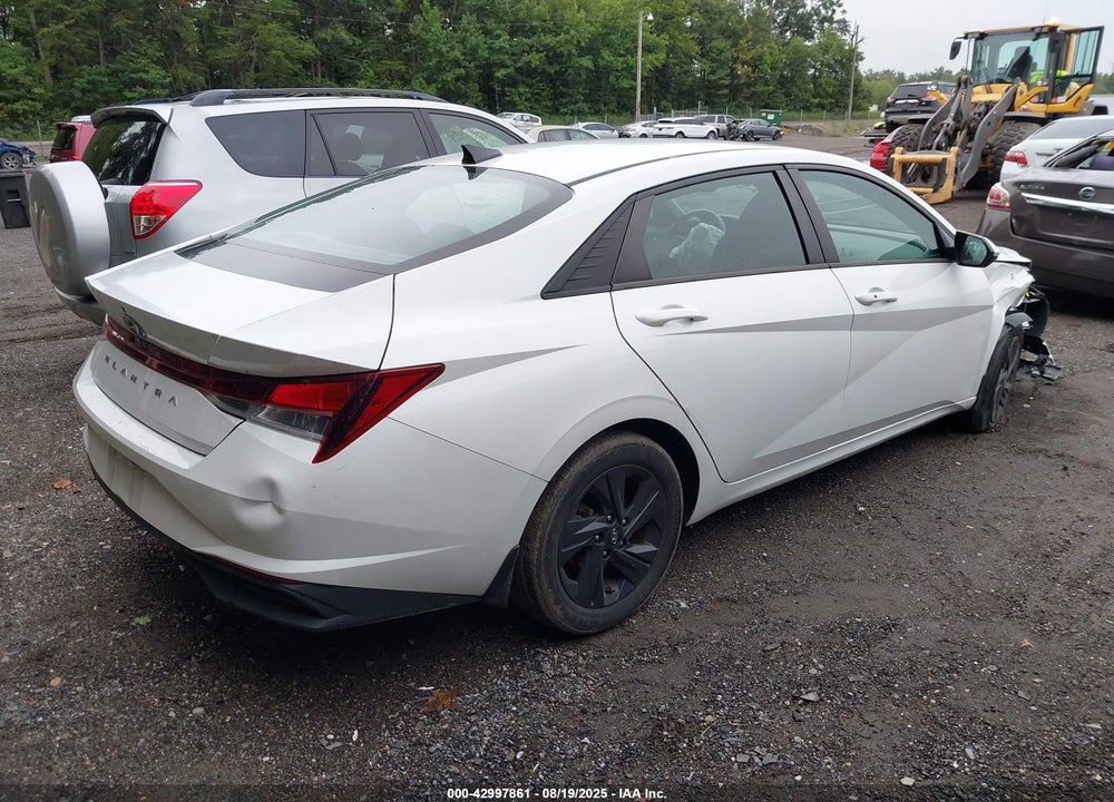 2022 HYUNDAI ELANTRA VIN: 5NPLS4AG0NH061353