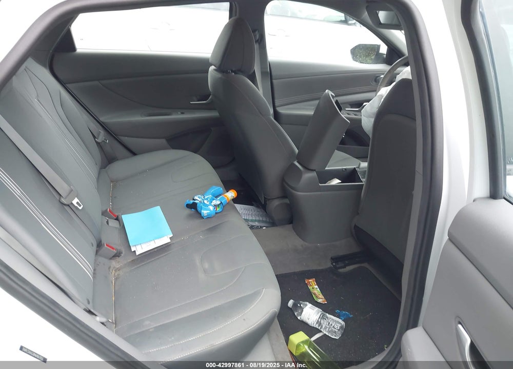 2022 HYUNDAI ELANTRA VIN: 5NPLS4AG0NH061353