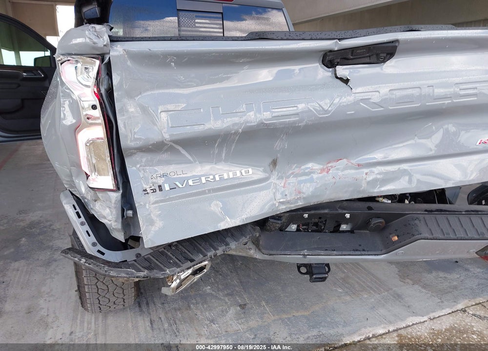 2025 CHEVROLET SILVERADO 1500 4WD SHORT BED RST VIN: 1GCUKEE88SZ111093