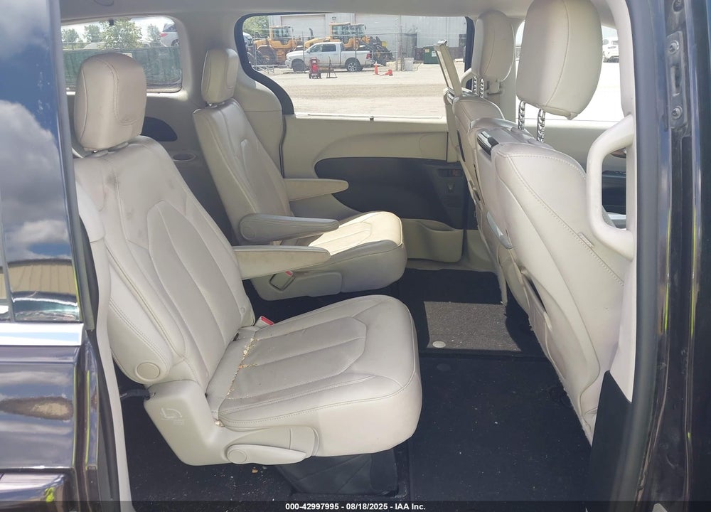 2017 CHRYSLER PACIFICA VIN: 2C4RC1EG8HR821696