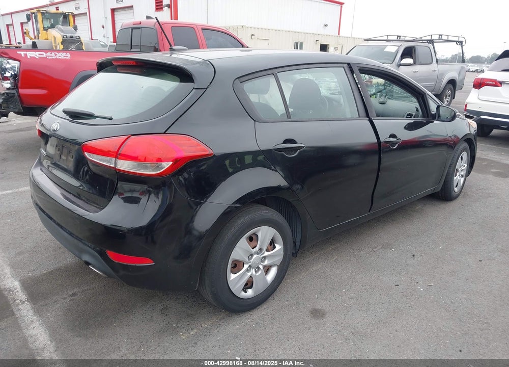 2017 KIA FORTE VIN: KNAFK5A83H5705926