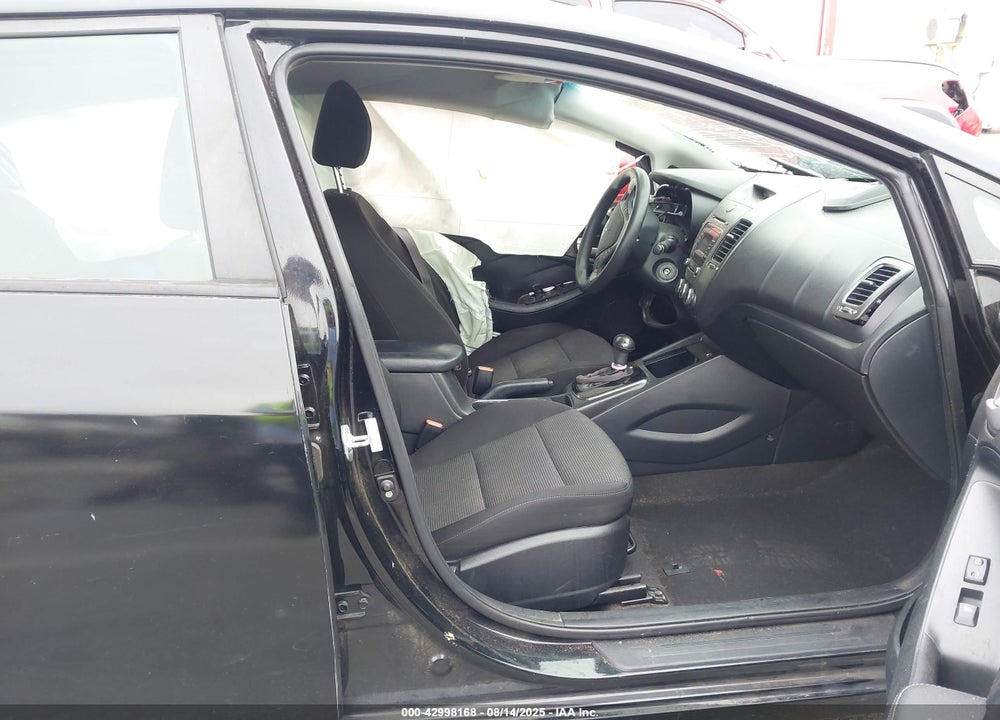 2017 KIA FORTE VIN: KNAFK5A83H5705926