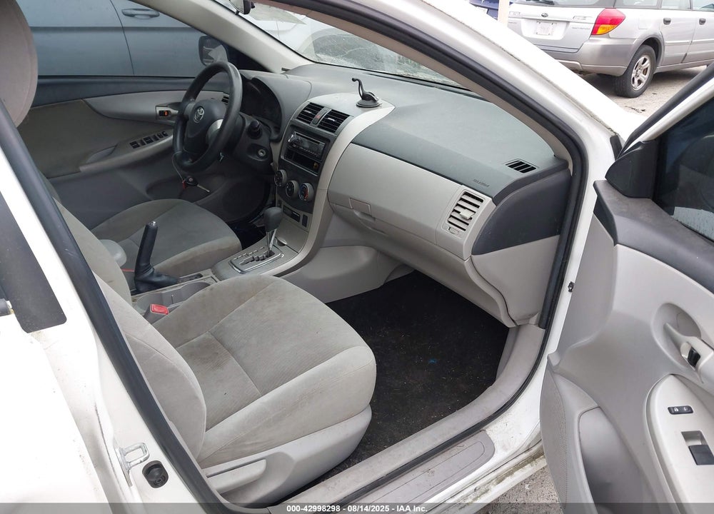 2011 TOYOTA COROLLA LE VIN: 2T1BU4EE8BC605272