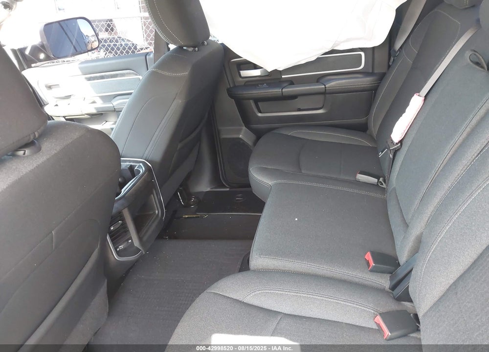 2020 RAM 2500 VIN: 3C6UR5DL0LG163571