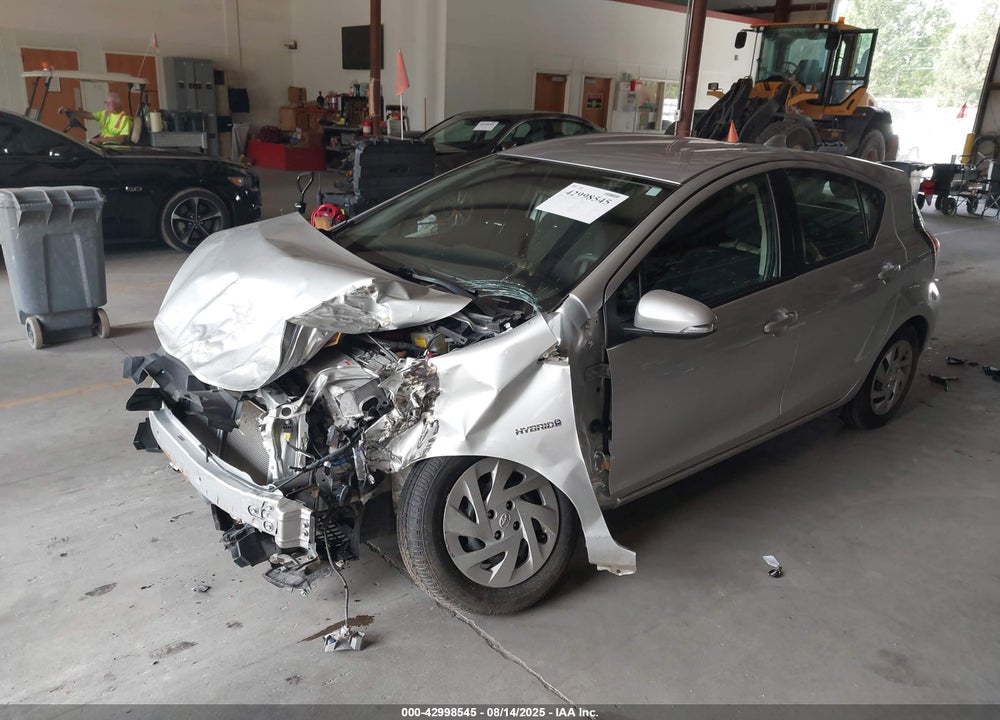 2016 TOYOTA PRIUS C VIN: JTDKDTB39G1127307