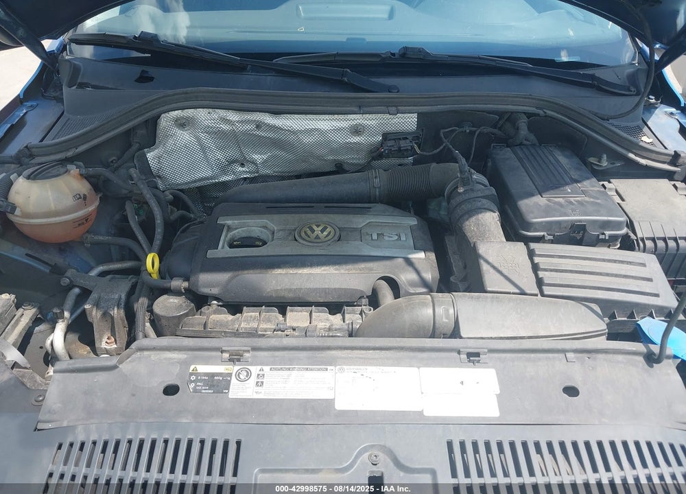 2017 VOLKSWAGEN TIGUAN VIN: WVGAV7AX8HK006814