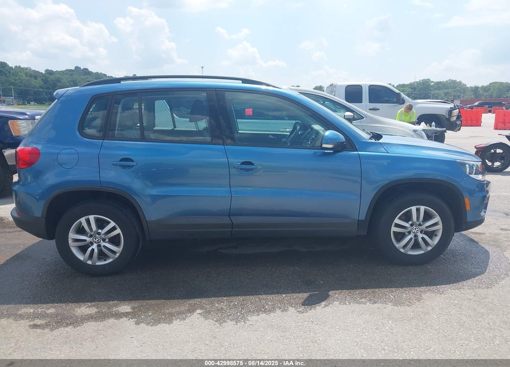 2017 VOLKSWAGEN TIGUAN VIN: WVGAV7AX8HK006814