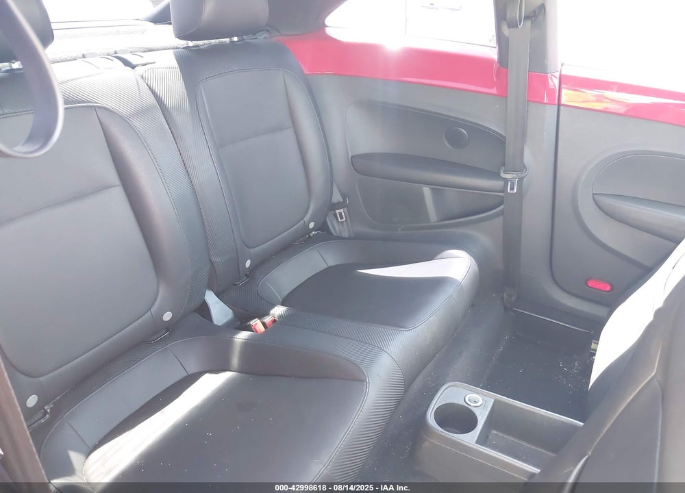 2013 VOLKSWAGEN BEETLE VIN: 3VWHX7ATXDM634268