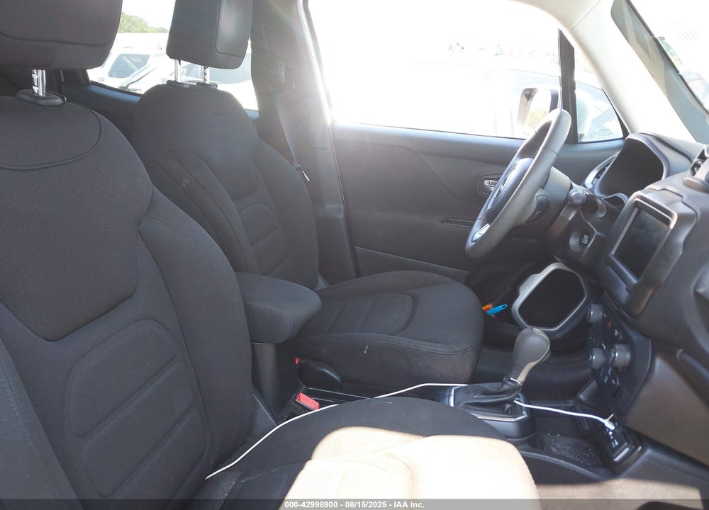 2018 JEEP RENEGADE LATITUDE FWD VIN: ZACCJABB0JPH75926
