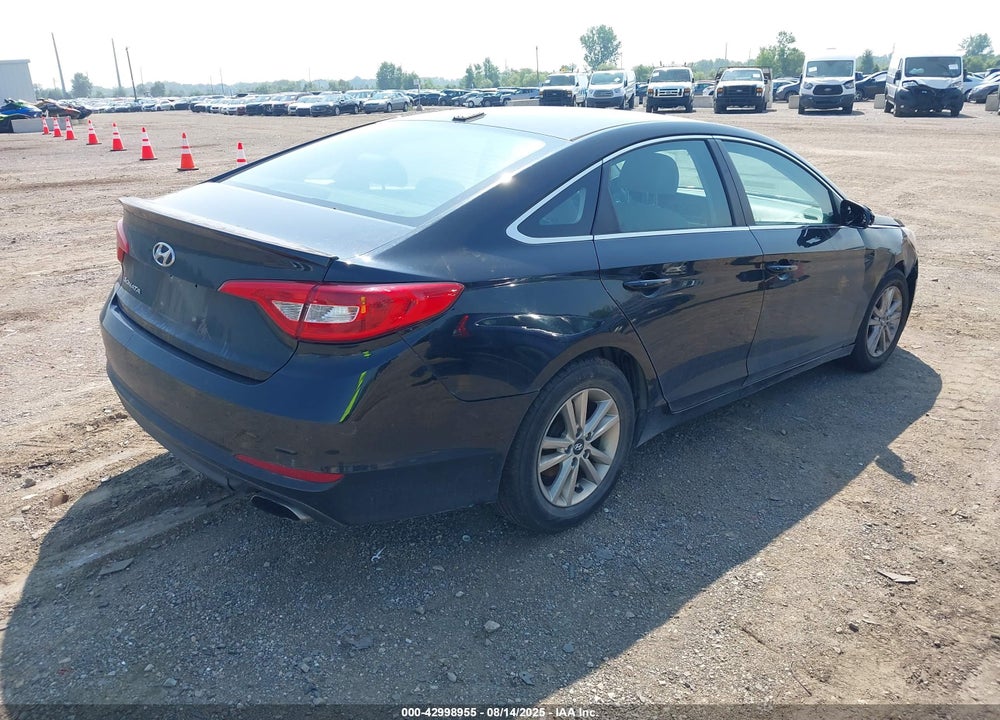 2015 HYUNDAI SONATA SE VIN: 5NPE24AF4FH237094