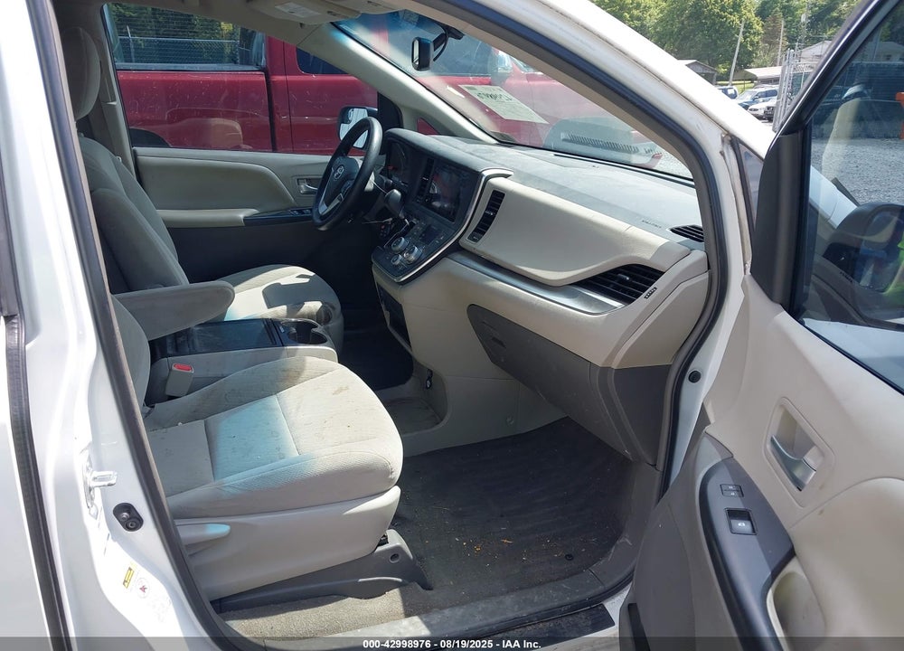 2015 TOYOTA SIENNA LE 7 PASSENGER VIN: 5TDJK3DC7FS125121