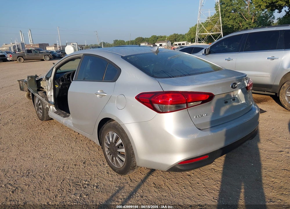 2017 KIA FORTE VIN: 3KPFK4A70HE065117