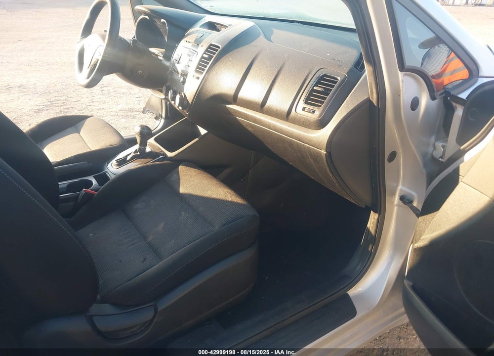 2017 KIA FORTE VIN: 3KPFK4A70HE065117