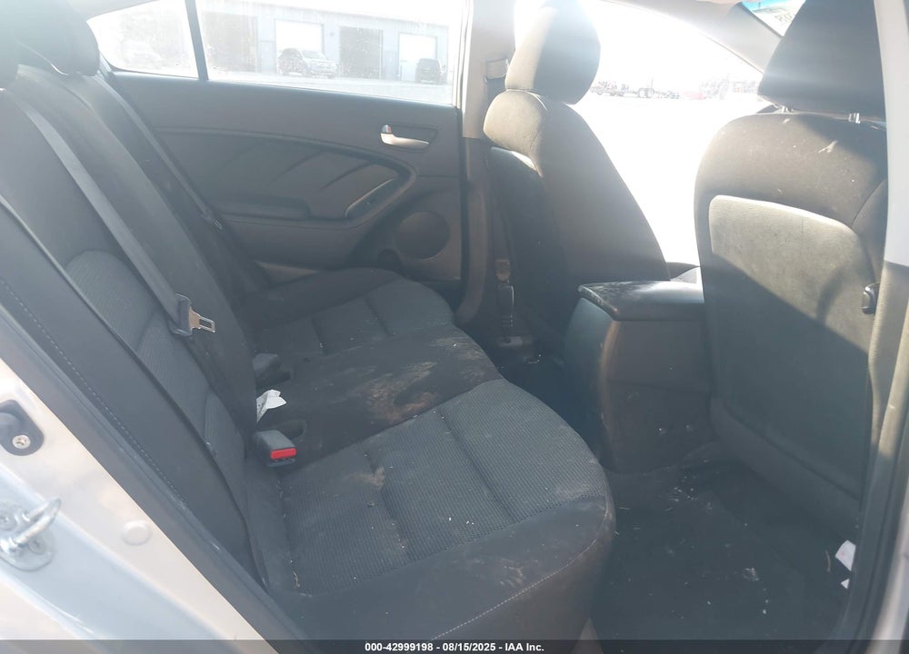 2017 KIA FORTE VIN: 3KPFK4A70HE065117
