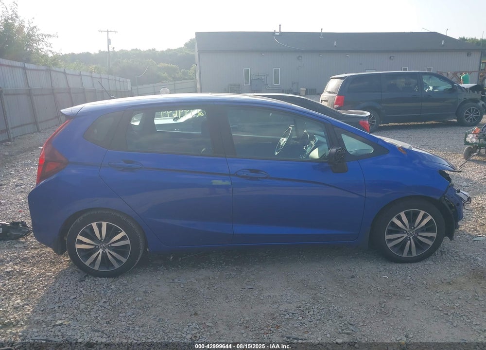 2015 HONDA FIT VIN: 3HGGK5H82FM706703