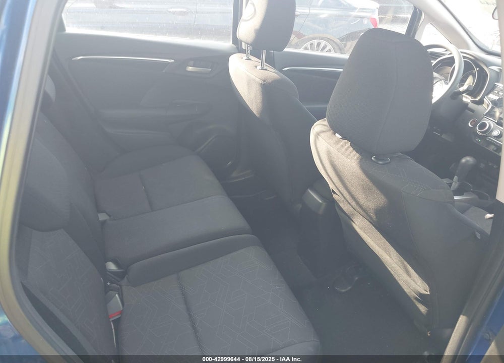 2015 HONDA FIT VIN: 3HGGK5H82FM706703