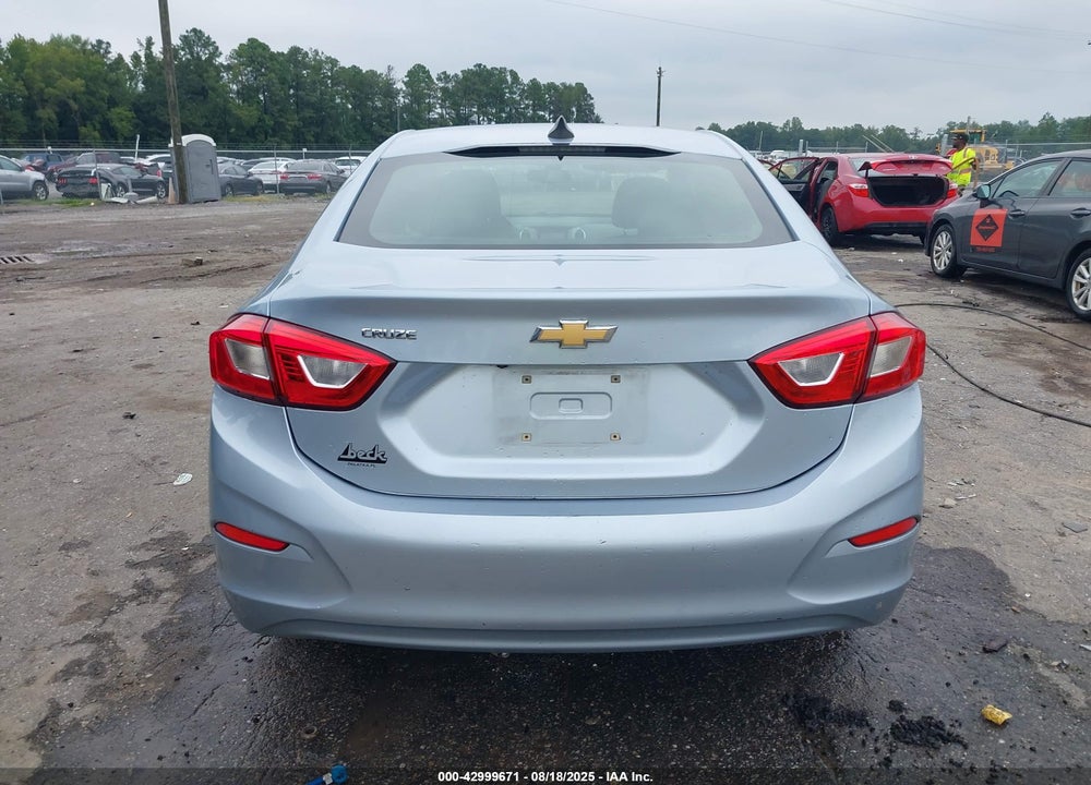 2018 CHEVROLET CRUZE VIN: 1G1BC5SM2J7220173