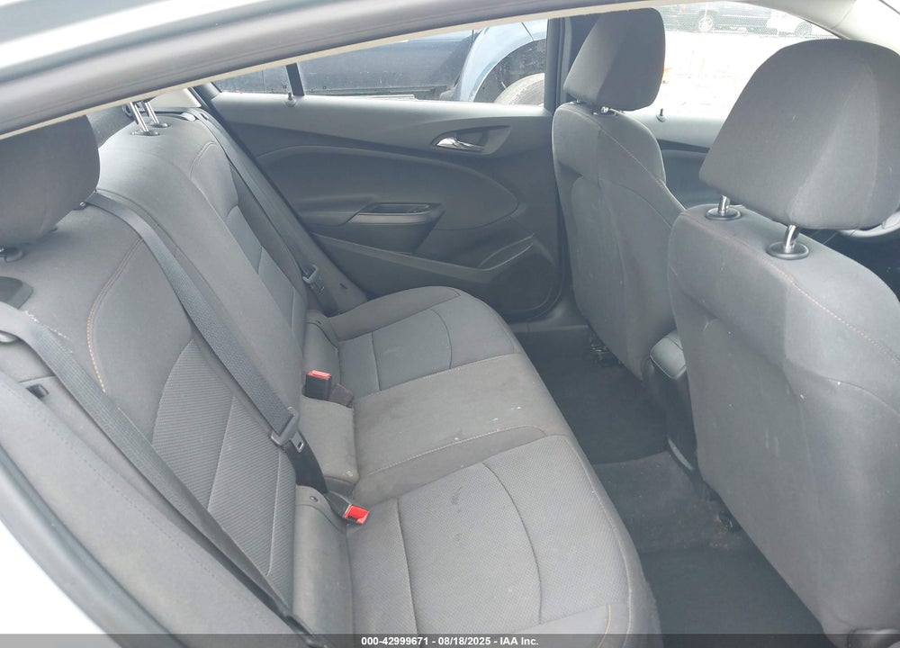 2018 CHEVROLET CRUZE VIN: 1G1BC5SM2J7220173