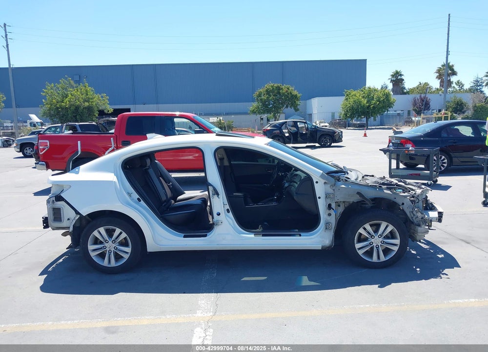 2013 ACURA ILX 2.0L VIN: 19VDE1F35DE020308