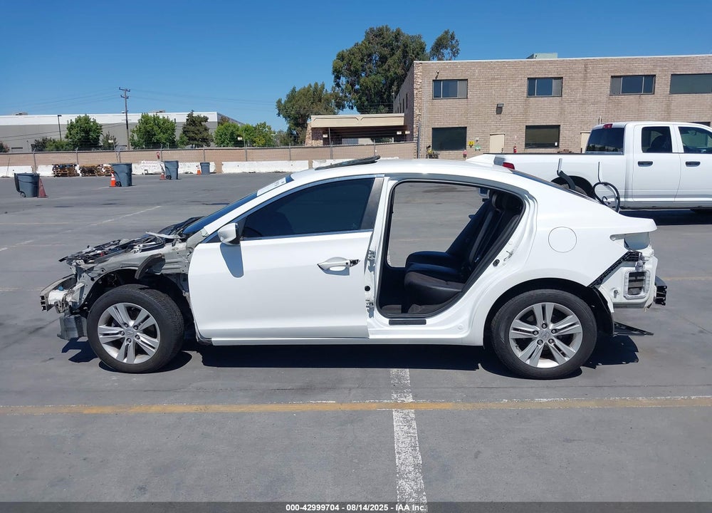 2013 ACURA ILX 2.0L VIN: 19VDE1F35DE020308