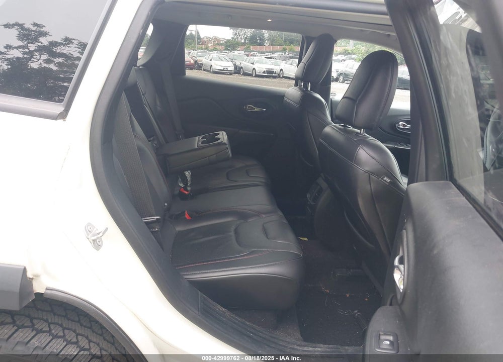 2019 JEEP CHEROKEE TRAILHAWK ELITE 4X4 VIN: 1C4PJMBN3KD192215