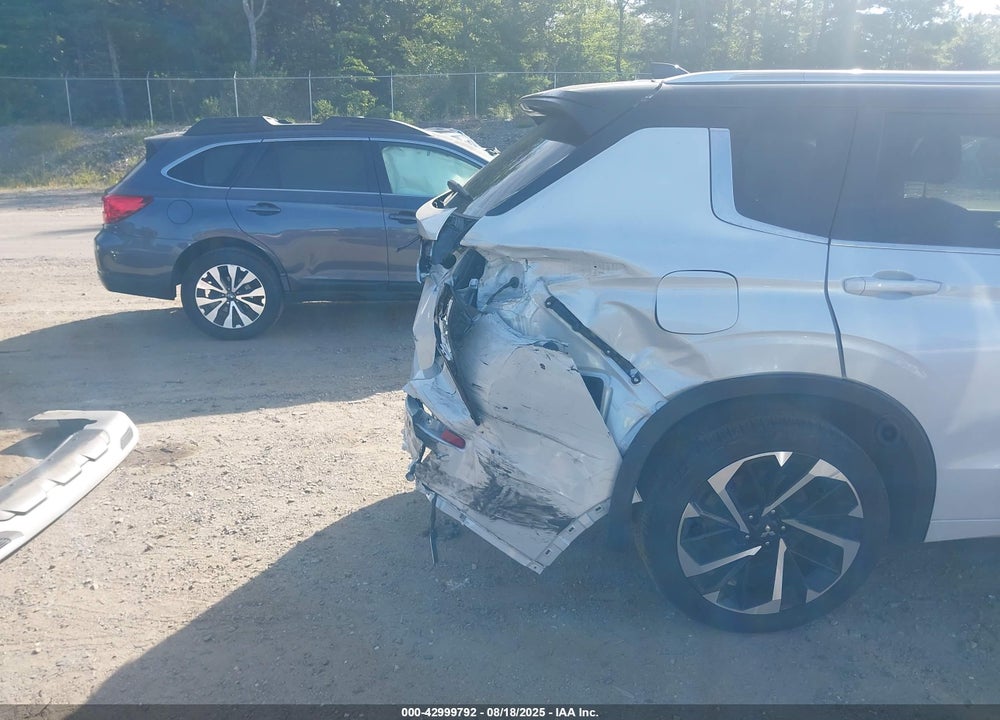 2024 MITSUBISHI OUTLANDER VIN: JA4J4WA82RZ015067