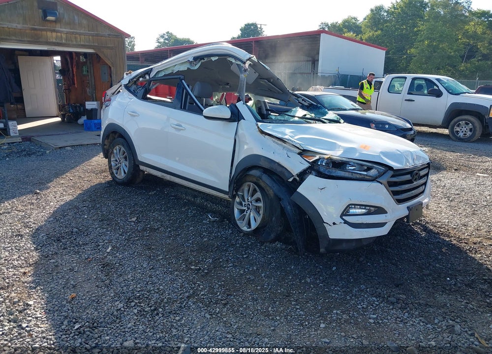 2016 HYUNDAI TUCSON SE VIN: KM8J3CA45GU116954
