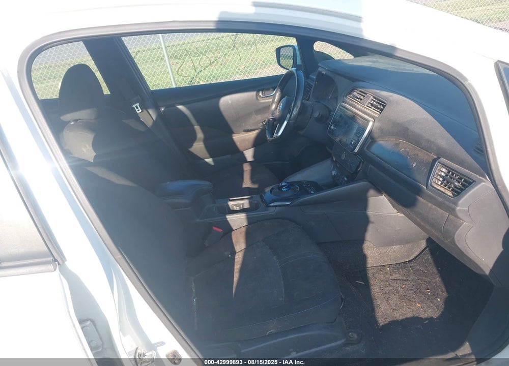 2018 NISSAN LEAF VIN: 1N4AZ1CP7JC303453