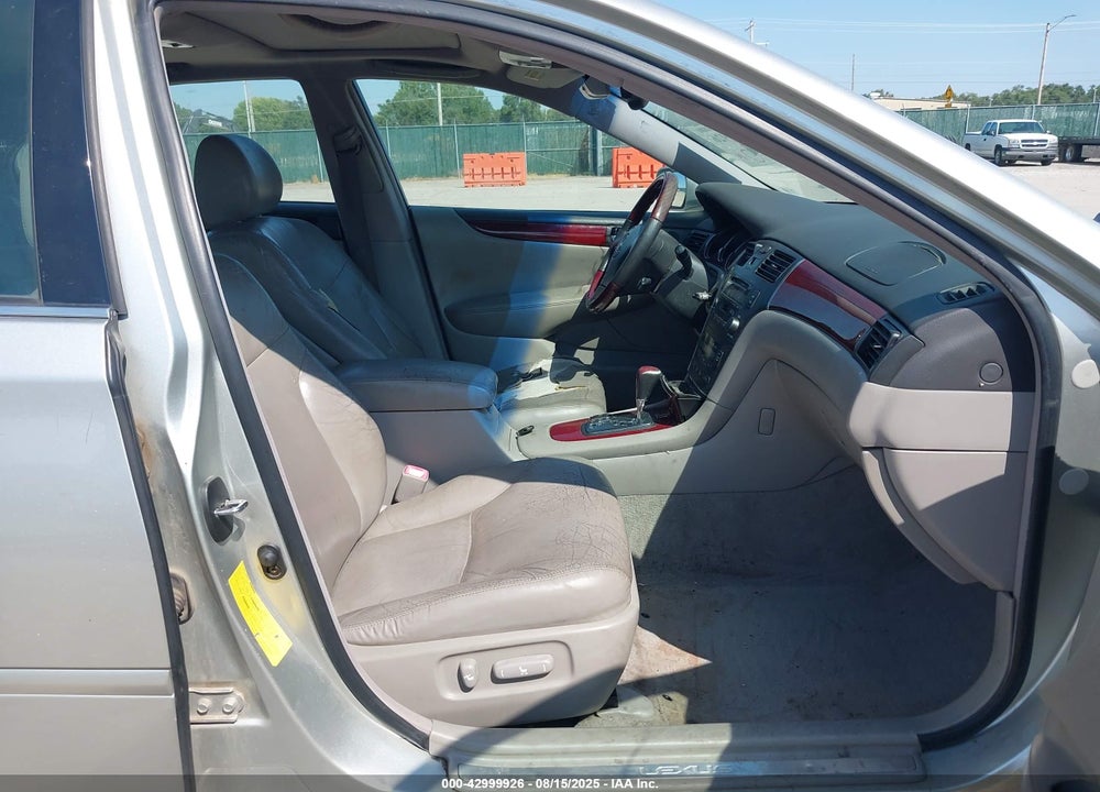 2004 LEXUS ES 330 VIN: JTHBA30G945018881