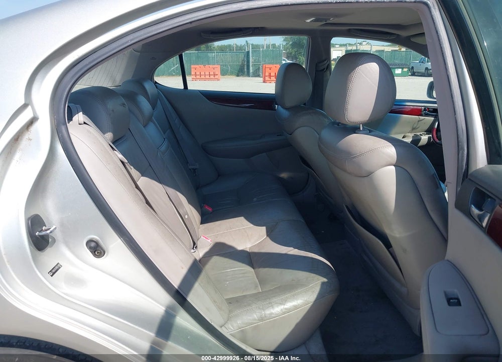 2004 LEXUS ES 330 VIN: JTHBA30G945018881