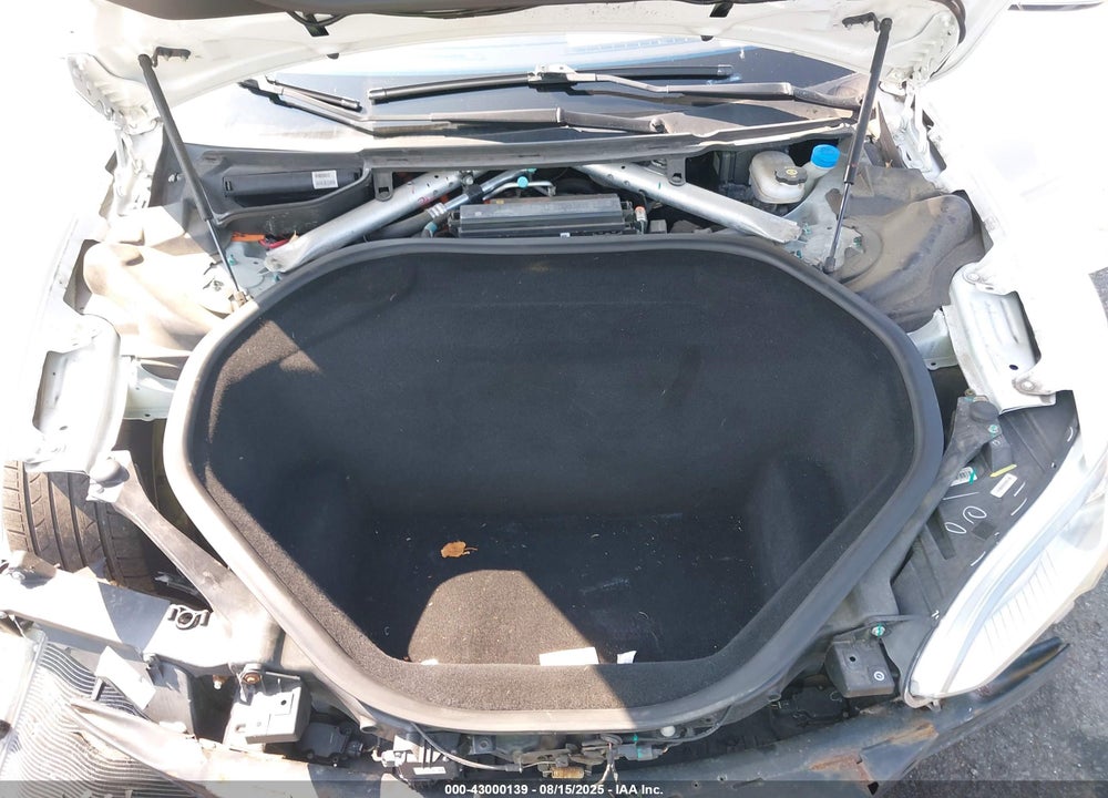 2015 TESLA MODEL S VIN: 5YJSA1E2XFF114099