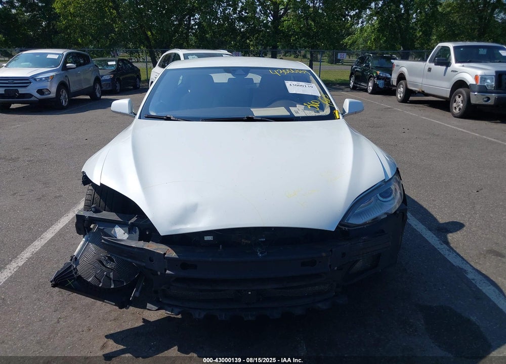 2015 TESLA MODEL S VIN: 5YJSA1E2XFF114099