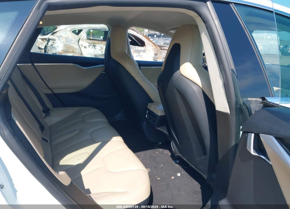 2015 TESLA MODEL S VIN: 5YJSA1E2XFF114099