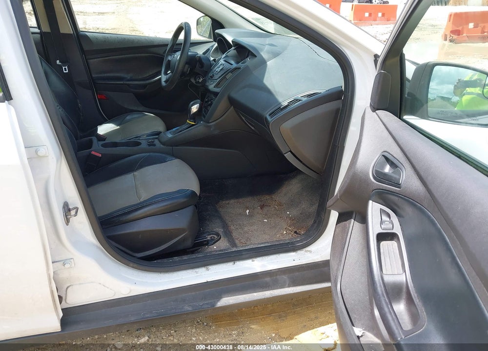 2013 FORD FOCUS VIN: 1FADP3E21DL260023