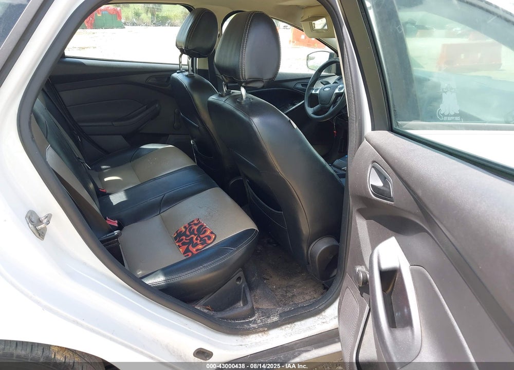 2013 FORD FOCUS VIN: 1FADP3E21DL260023