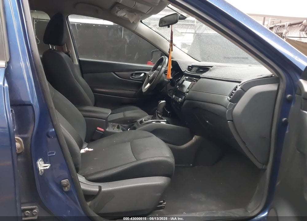 2018 NISSAN ROGUE VIN: KNMAT2MTXJP619029
