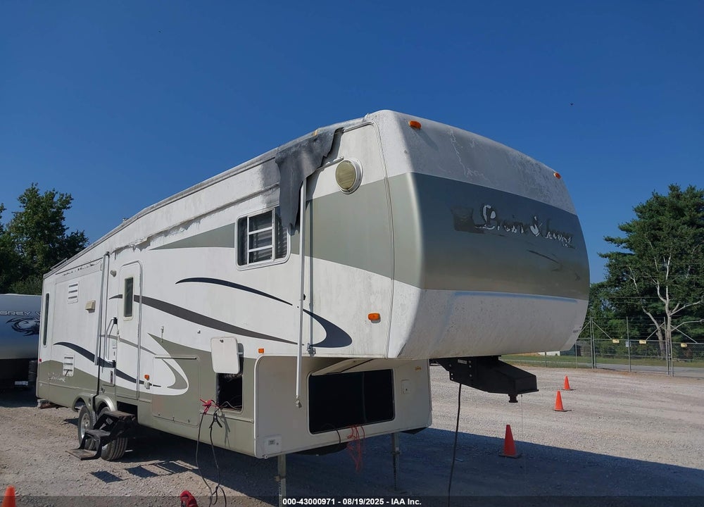2004 GULFSTREAM COACH VIN: 00000000005962402