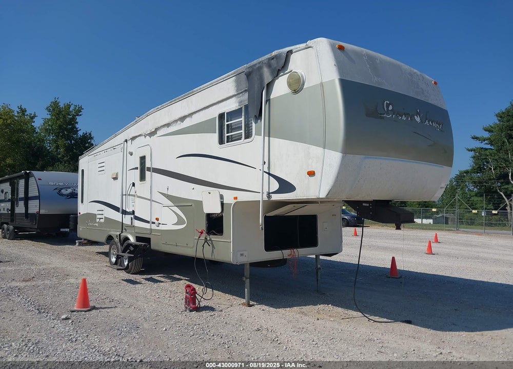 2004 GULFSTREAM COACH VIN: 00000000005962402