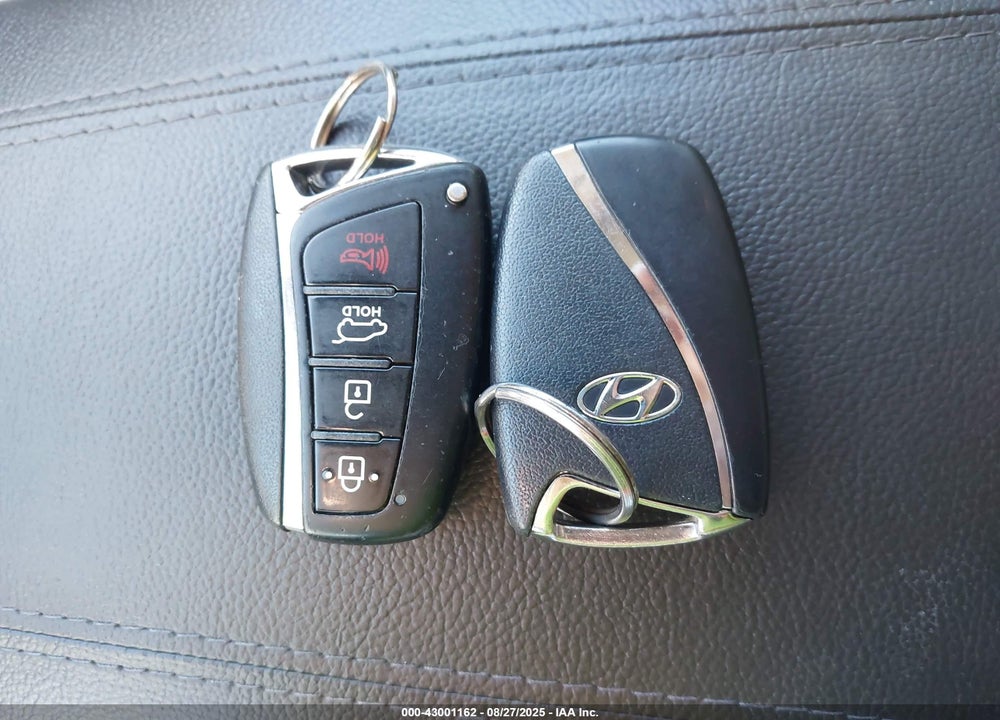 2014 HYUNDAI SANTA FE VIN: 5XYZUDLBXEG212275